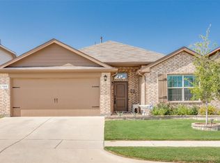 725 Wylie St, Crowley, TX 76036