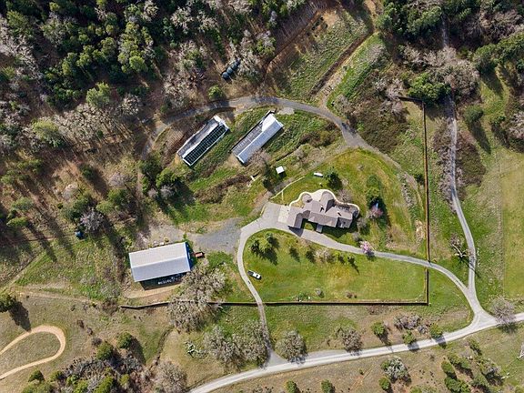 2nd image of 1500 Panther Gulch Rd