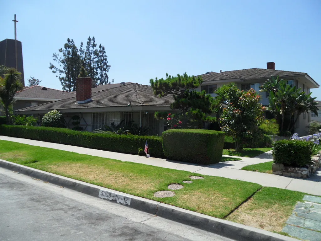 Ladera Heights — Photo 1
