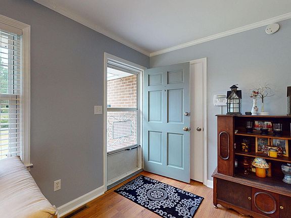 2nd image of 2313 N Lakeview Drive