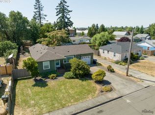 934 25th St, Springfield, OR 97477