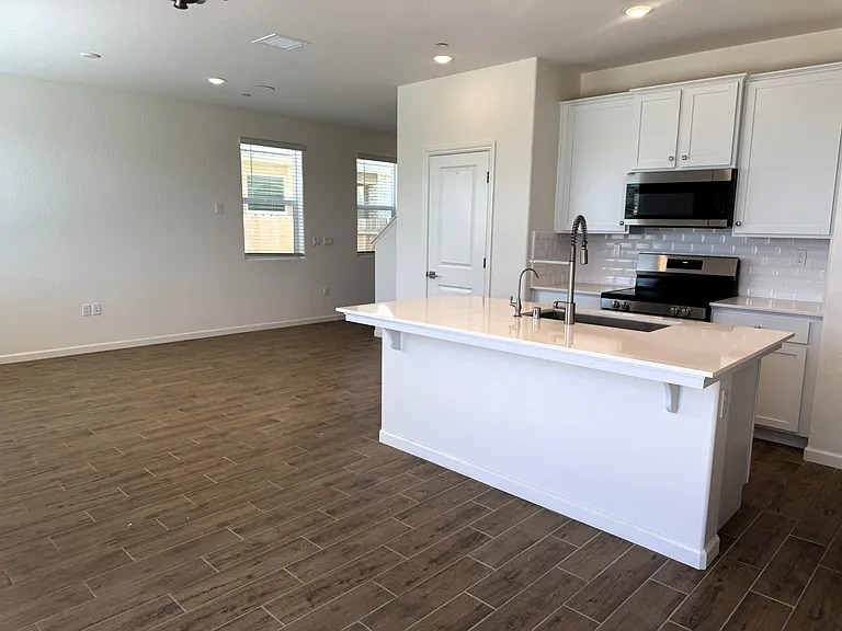 2040 N Brindac Ln — Photo 3