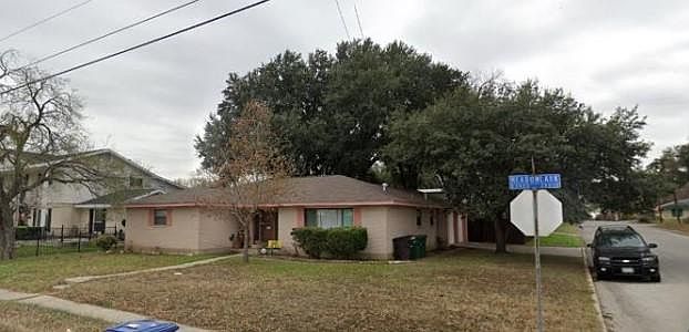 Corner Lot 3BR 2BA with 2 car garage
Across the street from Southside Lions Park with elevated views
1 Block South of Highlands High School