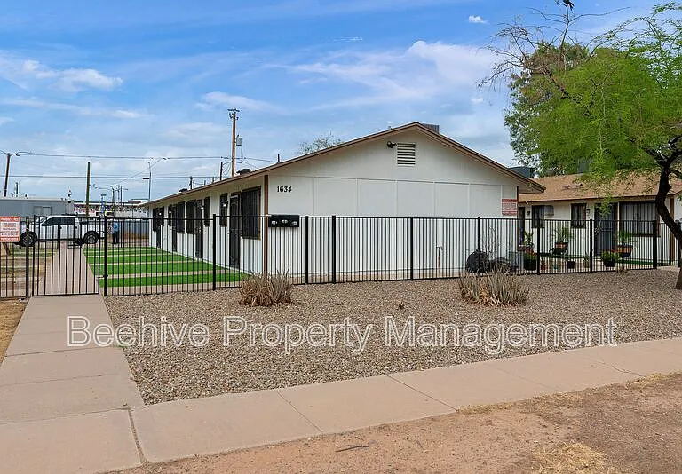 1634 E Monroe St #2 — Photo 5
