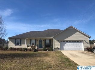 53 Meadowlark Dr, Hartselle, AL 35640