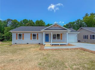 324 Code Cir, Seneca, SC 29678