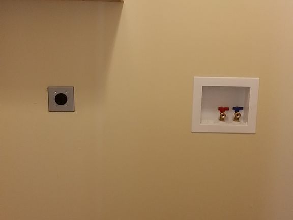 Washer/Dryer Hookups