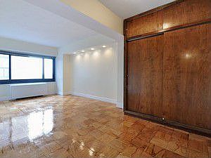 3rd image of 11949 Union Tpke APT 10F