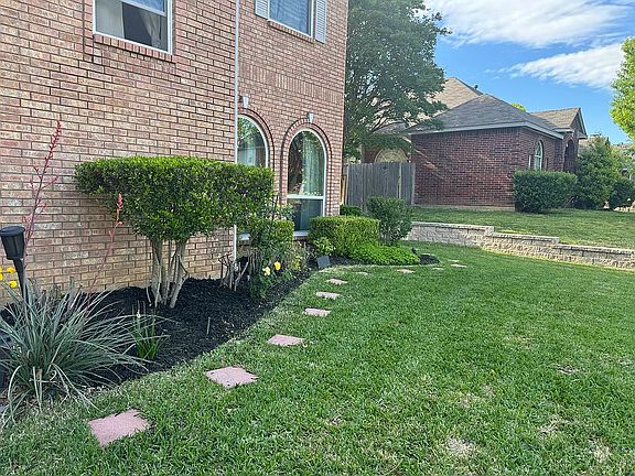 2nd image of 3311 Hillpark Ln
