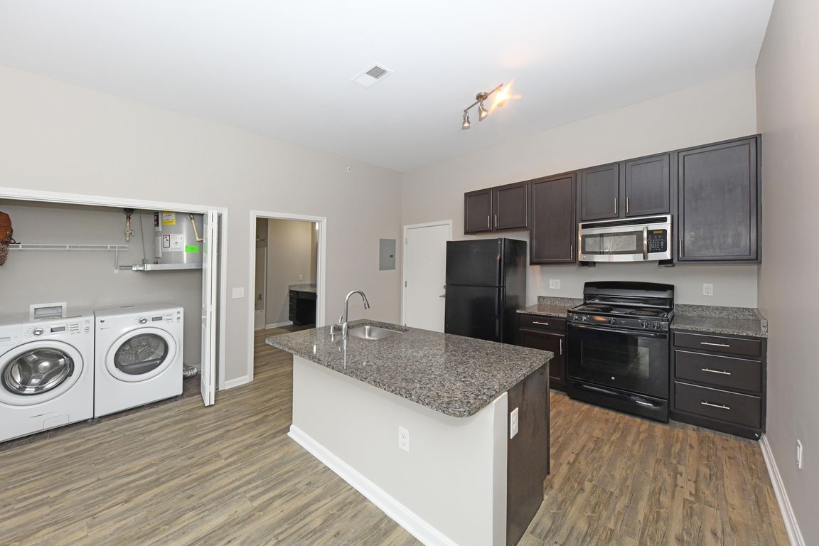 Breakfast Bar + Granite Counters
