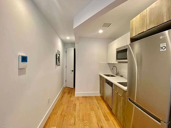 5th image of 147 W 130th St #2F