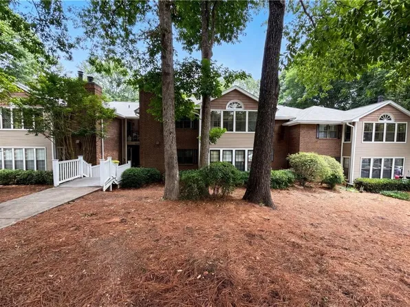 507 Barrington Hills Dr, Sandy Springs, GA 30350