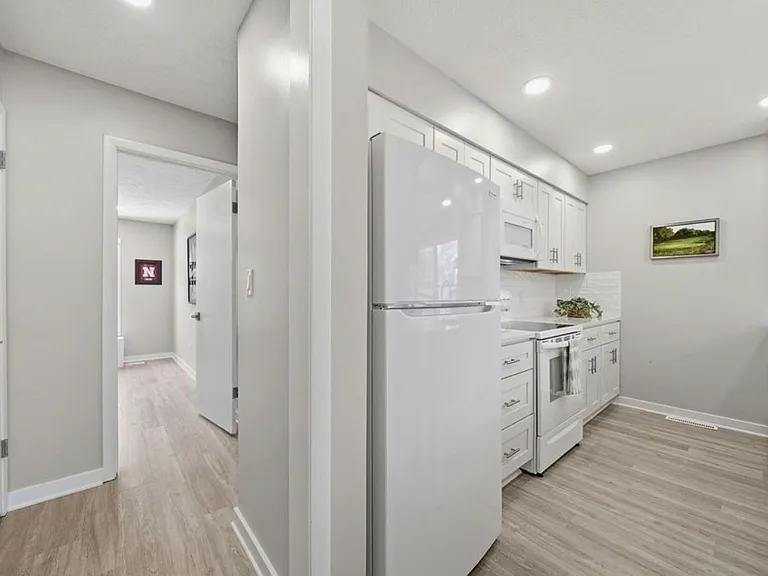 920 Carriage Way #12 — Photo 12