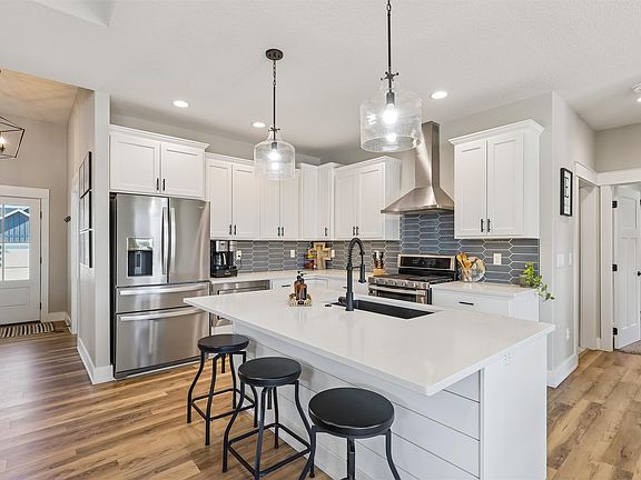 2nd image of 2835 Crescent Ridge Dr