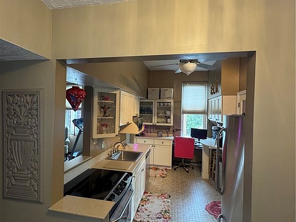 3rd image of 316 W North Ave APT C