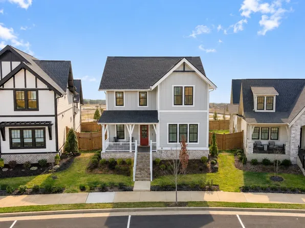 243 Asterwood Cir, Thompsons Station, TN 37179