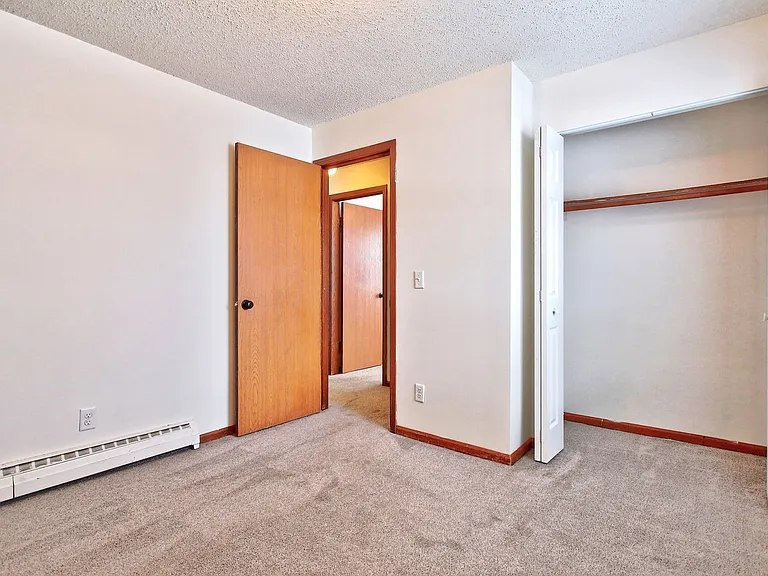 319 Oxford Ct #7 — Photo 14