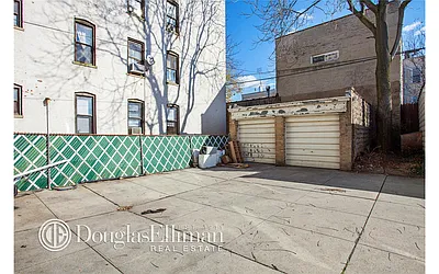 1840 Summerfield Street  image 1 of 7