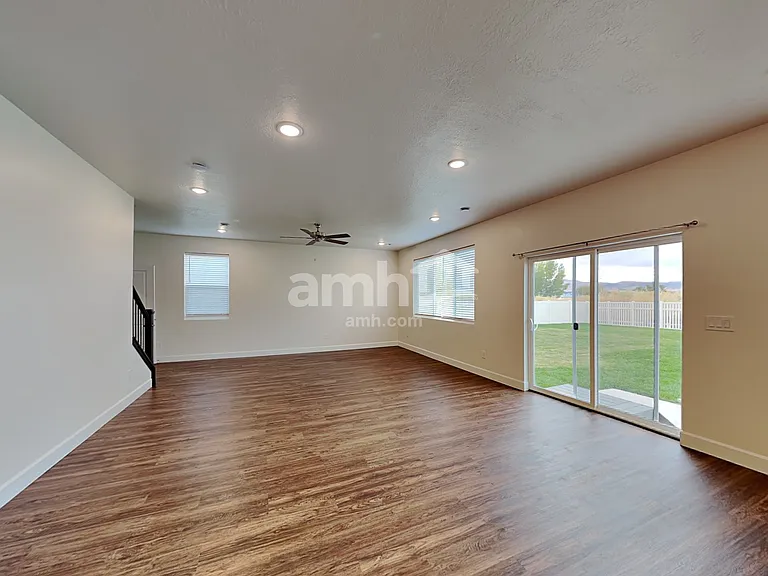 221 N Dry Creek Rd — Photo 8