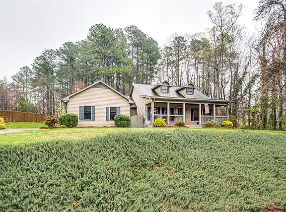 3rd image of 1355 Kensington Cir