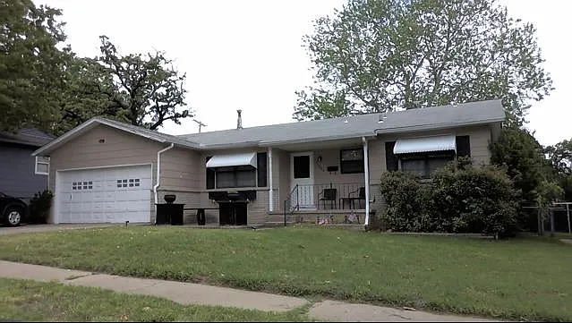 1029 N Birch Ave — Photo 1