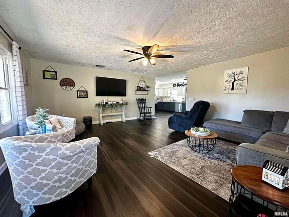 4th image of 3007 Hillcrest Dr