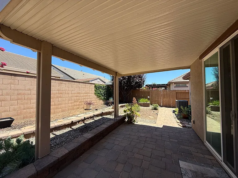 7437 Bloomsbury Way — Photo 15