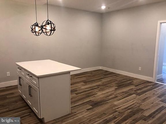 2nd image of 2562 Frankford Ave #1R