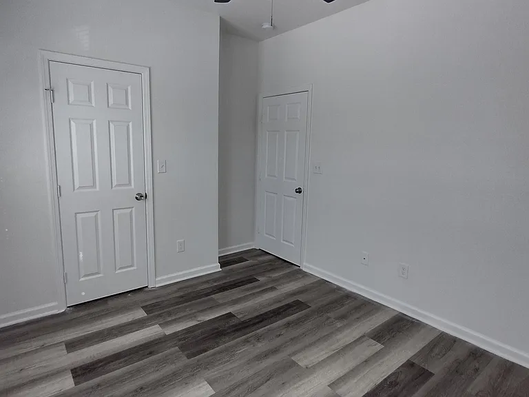611 N Border Ave #300 — Photo 8