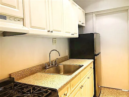 Rented by Friedman Roth Realty | media 17