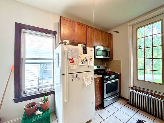 4th image of 1619 E 15th St #1
