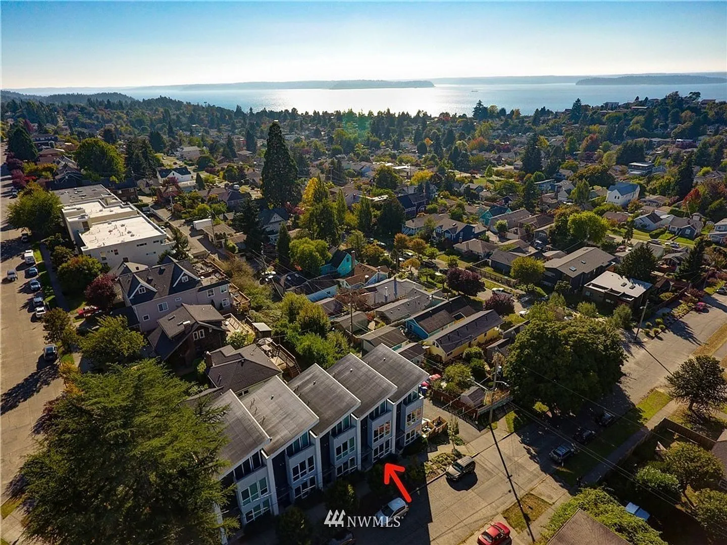 Spacious West Seattle Townhome With Rooftop Deck and Waterviews!! — Photo 3