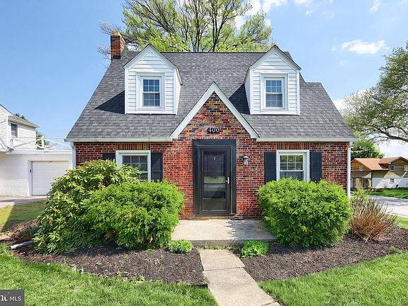 3rd image of 400 Edgehill Rd