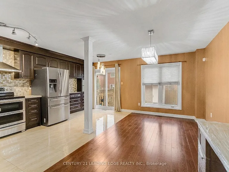 7166 Sandhurst Dr — Photo 13