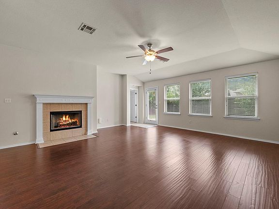 2nd image of 9424 Castle Pines Dr