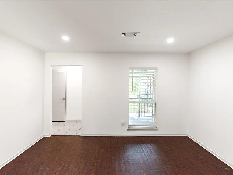 11026 Sandstone St — Photo 16
