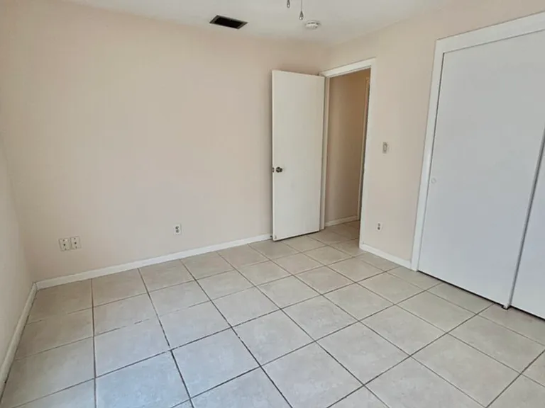 3729 SE 12th Ave — Photo 15