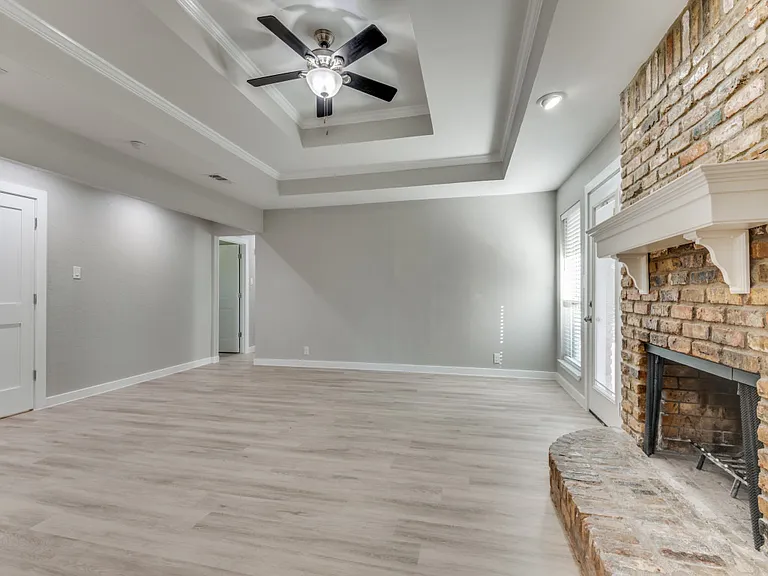 2020 Normandy Dr — Photo 11