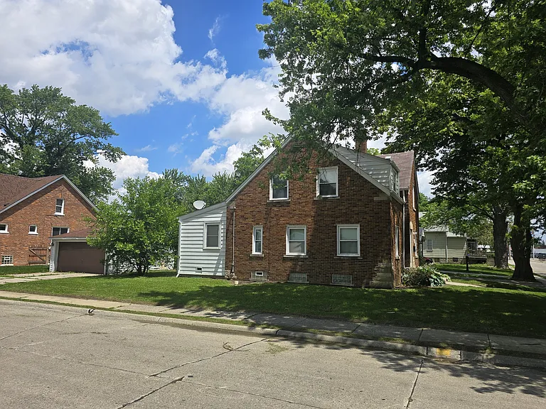 15205 Maplewood Ave — Photo 44