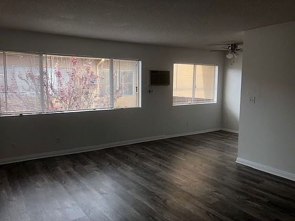 3rd image of 528 Short St APT 201