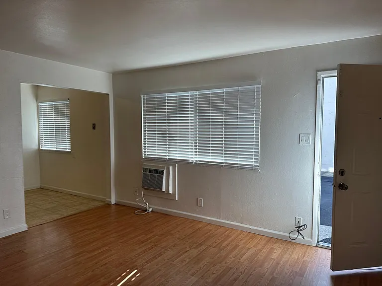 1944 Pennsylvania Ave #15 — Photo 3