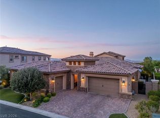 32 Olympia Chase Dr, Las Vegas, NV 89141