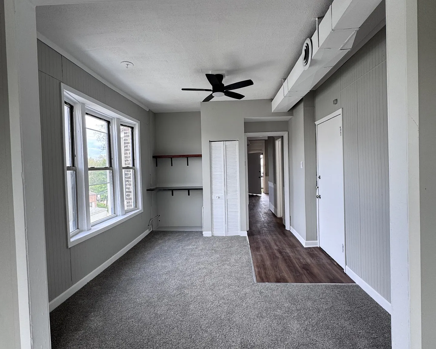 3 bed, 1200 sqft, $2,200 — Photo 3