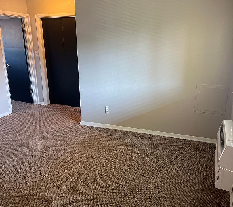 1st image of 10 Indian Springs Dr APT H