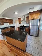 3 bed, 1.0 bath, 1343 sqft, $2,000 — Photo 3