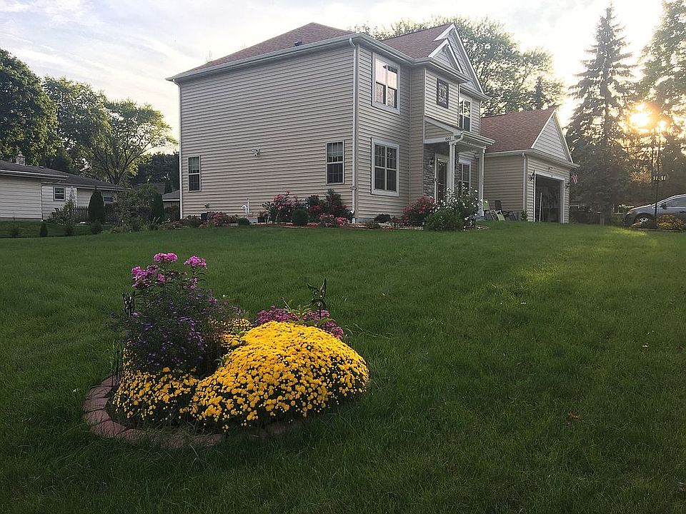 1st image of 885 Parkmoor Dr