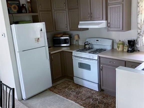 5th image of 11 Northwood Cir