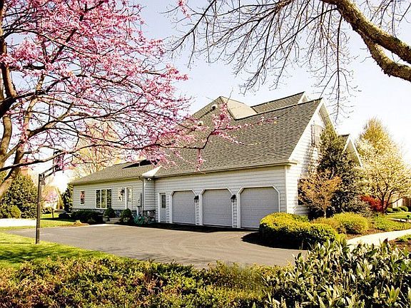 5th image of 2 Lichfield Ln