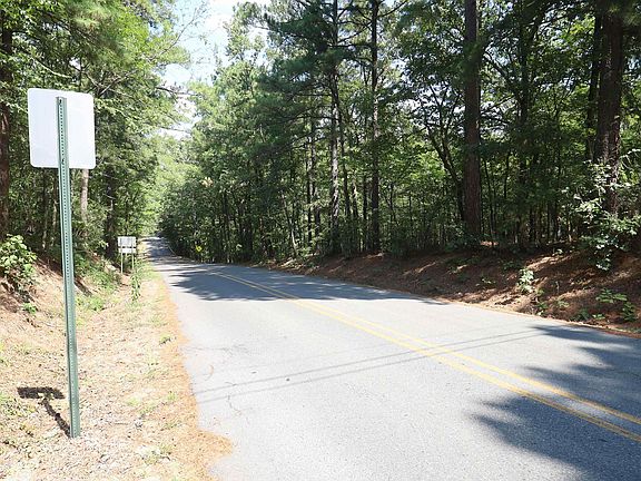 5th image of Meadowlake Dr