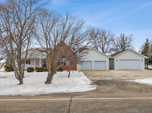 927 50th St S, Moorhead, MN 56560